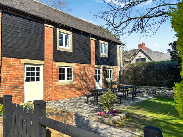Knockerdown Cottages Two Dales Ref Reey In Carsington Near