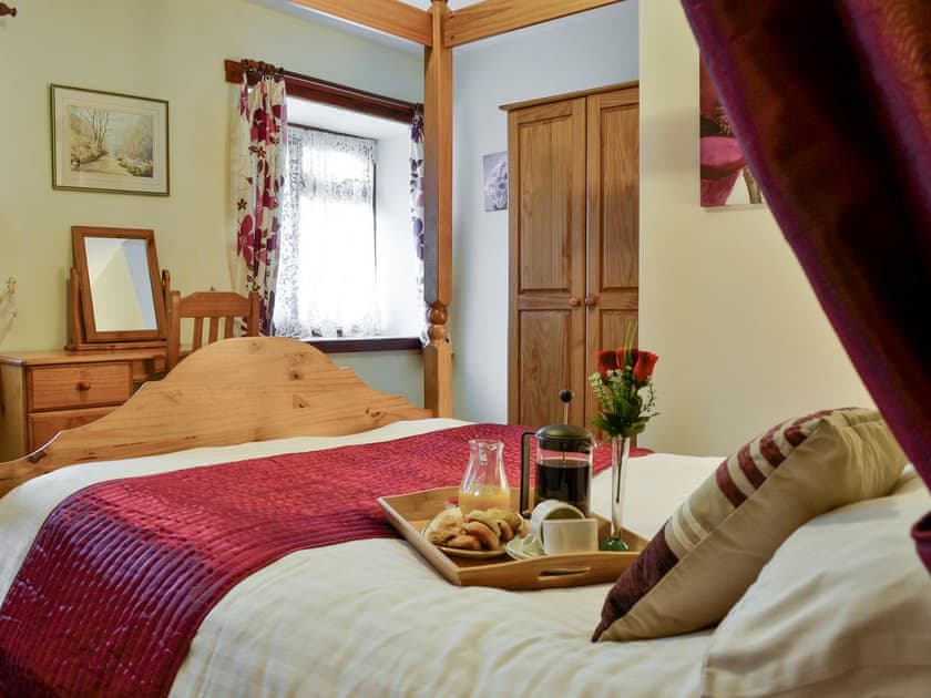 Spacious four poster bedroom | Garden Cottage - Triscombe Farm Country Cottages, Wheddon Cross, Exmoor