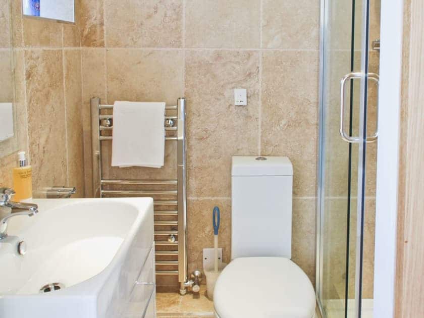 Bathroom | Appleshine Cottage, Almondbury