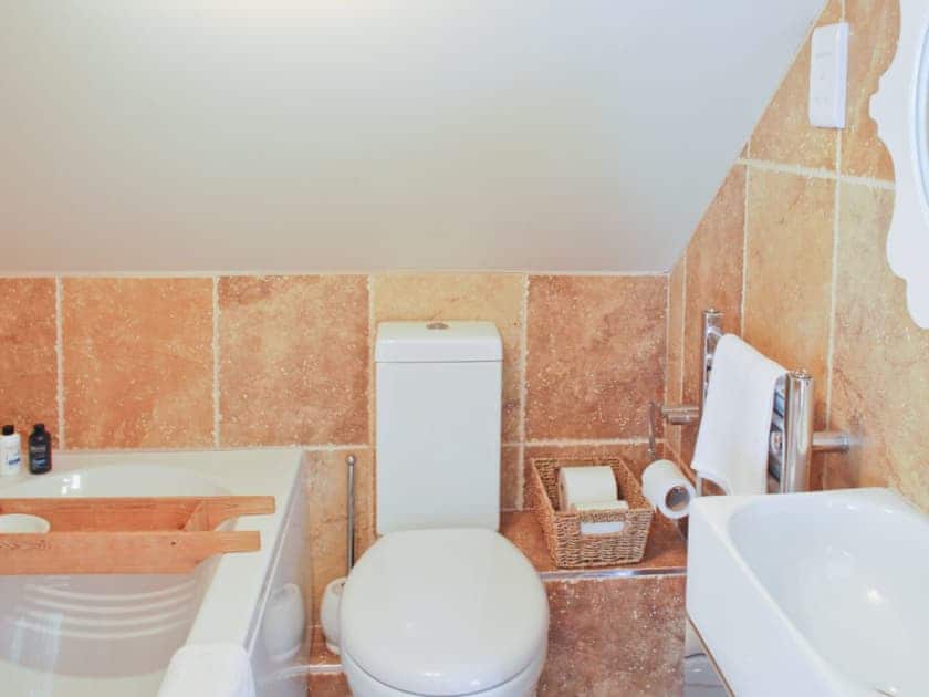 Bathroom | Appleshine Cottage, Almondbury