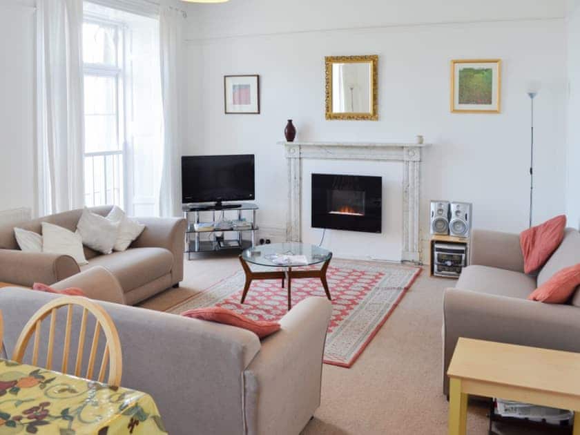 Spacious living/dining room | St Mary’s House, Penzance