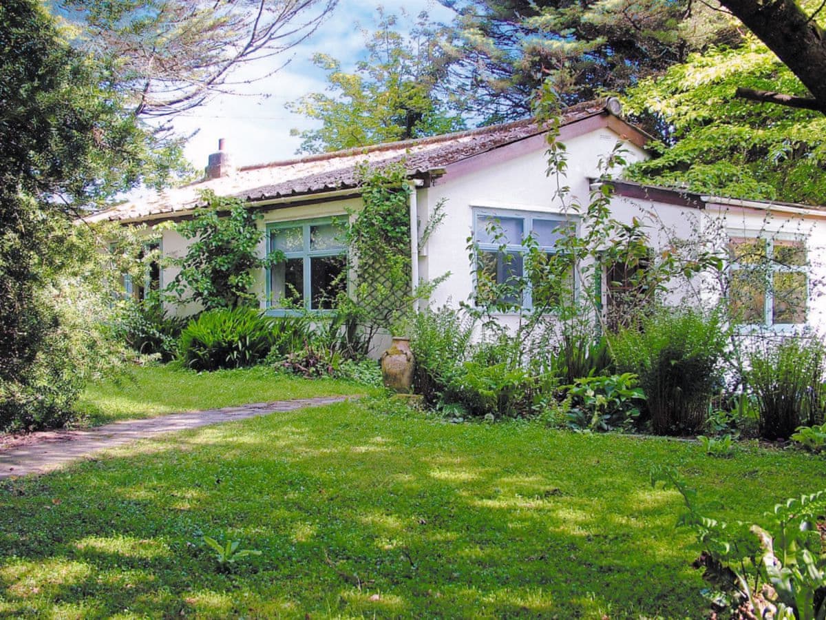 The Summer House Ref W2674 In Scorrier Near Redruth Cornwall