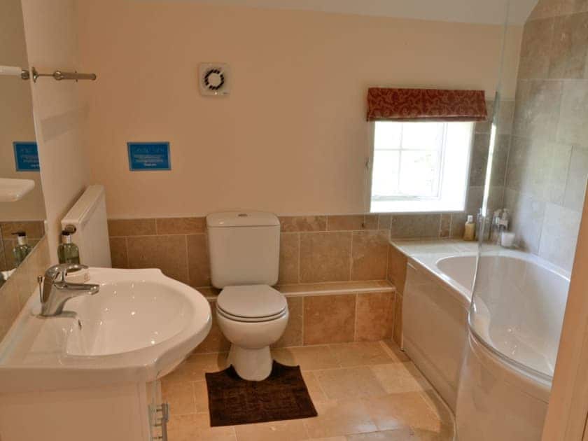 Bathroom | Dairy Cottage, West Knapton