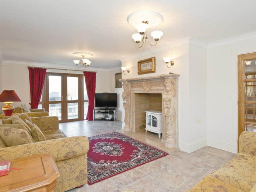 Spacious and well presented living room | Magnolia Cottage, Aberaeron