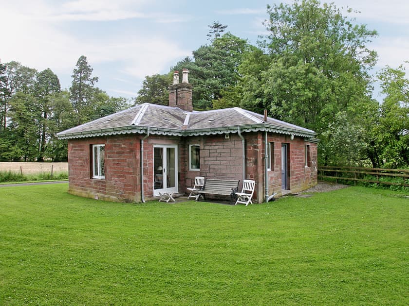 Glenearn Estate Glenearn Lodge in Bridge of Earn, Perthshire Book