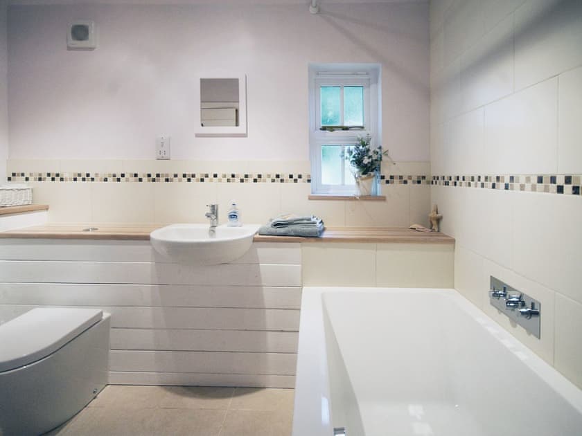 Bathroom | Brimble Cottage, Axminster, nr. Lyme Regis