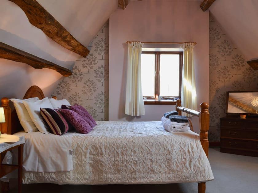 Double bedroom | Foxcote and Glen Cottages at Newcourt Farm- Glen Cottage at Newcourt Farm, Marstow, nr. Ross-on-Wye