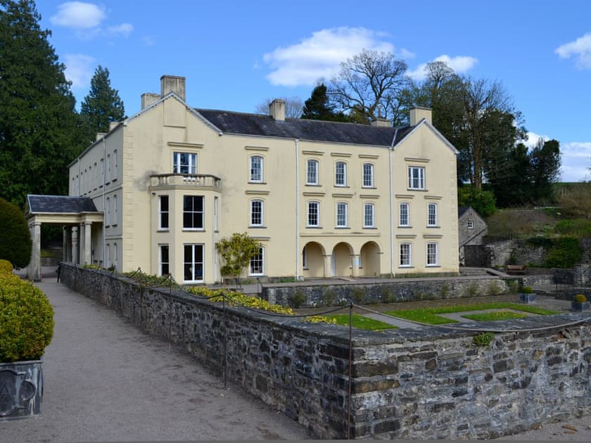 Aberglasney Gardens | Tanylan Farm Cottages - Ty Llo, Kidwelly