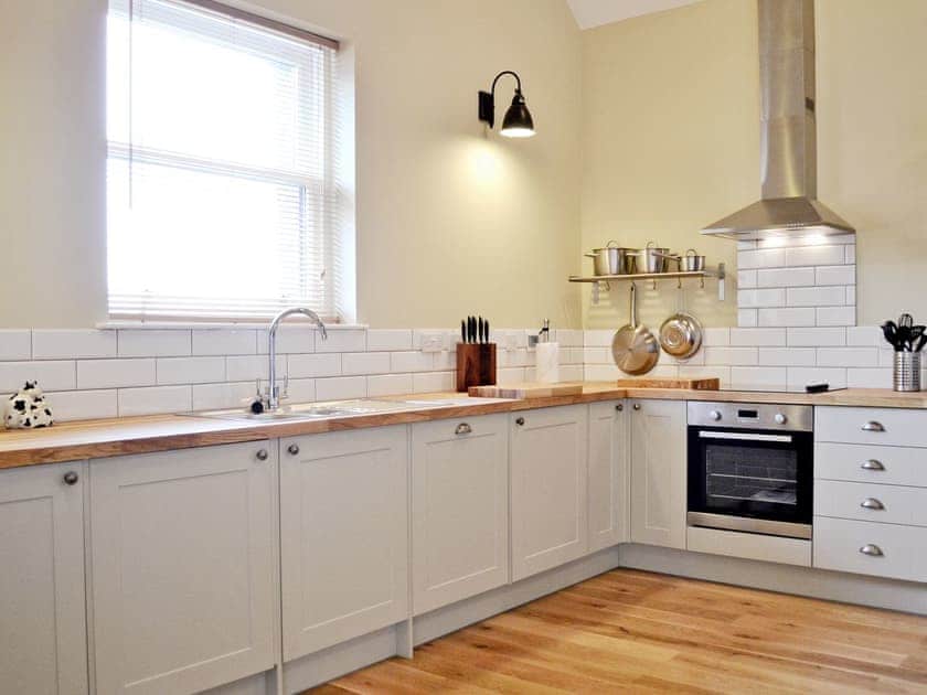 Kitchen/diner | Tanylan Farm Cottages - Coal House, Kidwelly