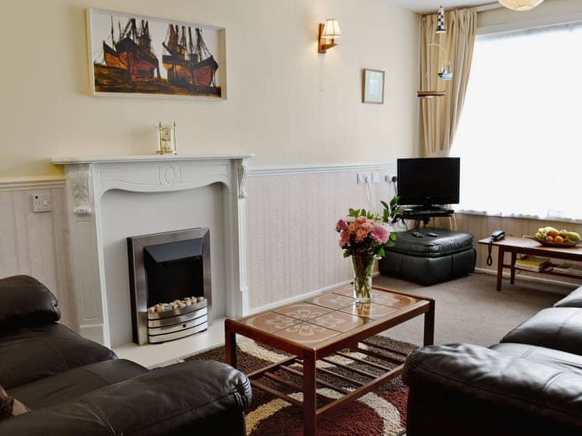 Living room/dining room | Hydrangeas, Malborough, nr. Salcombe