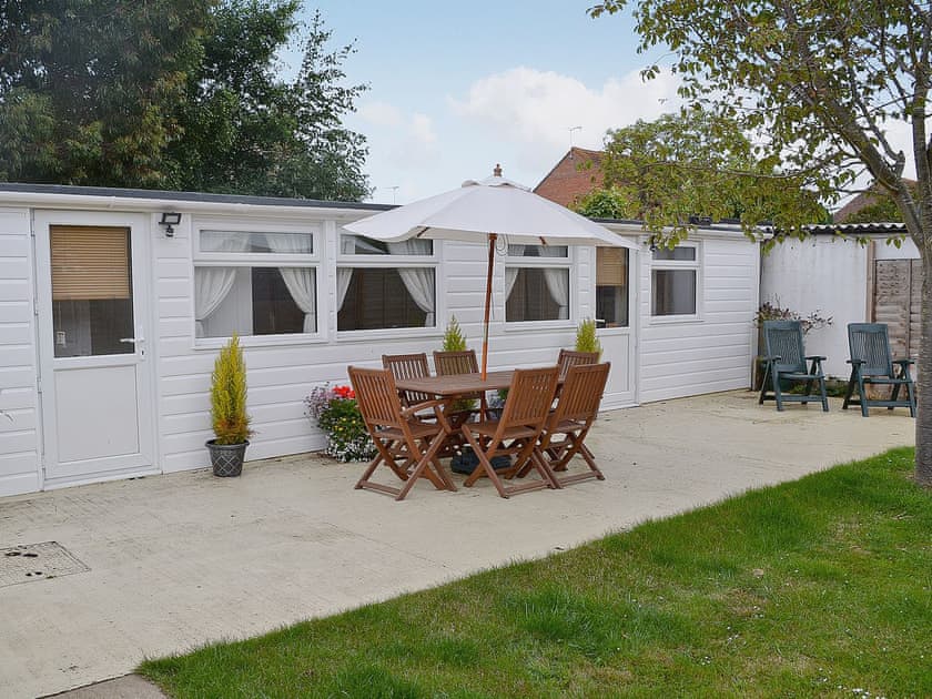 Exterior | Woodland Lodge, Rustington, nr. Littlehampton
