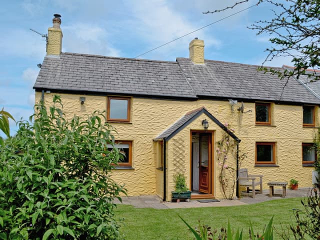 Dover Row Cottage Ref 28801 In Zelah Near Perranporth Cornwall