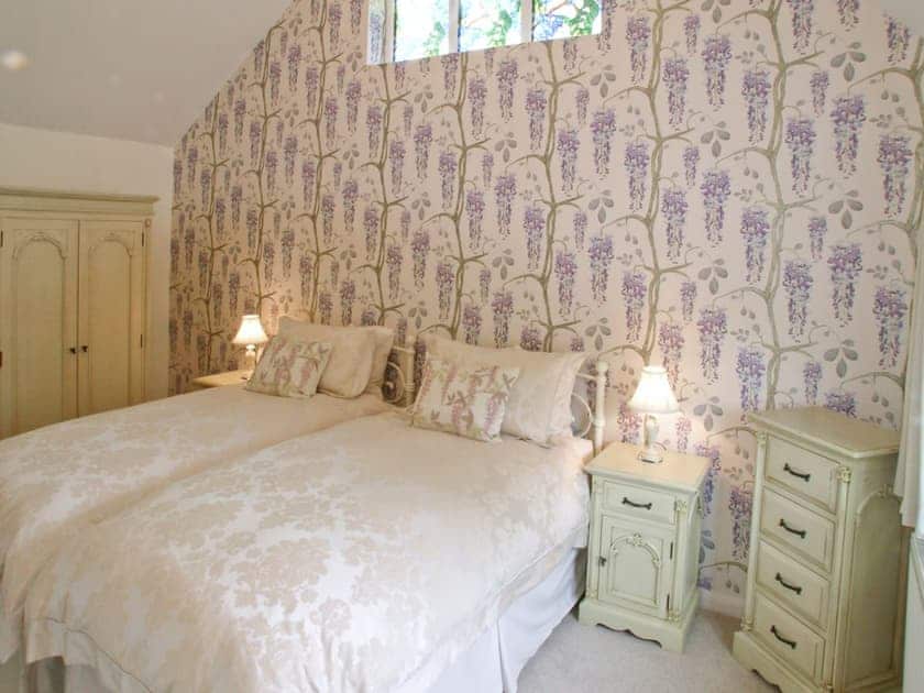 Twin bedroom | Captain’s Cottage, Winterton-on-Sea