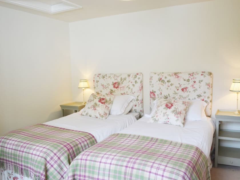 Twin bedroom | Harbourway, Craster