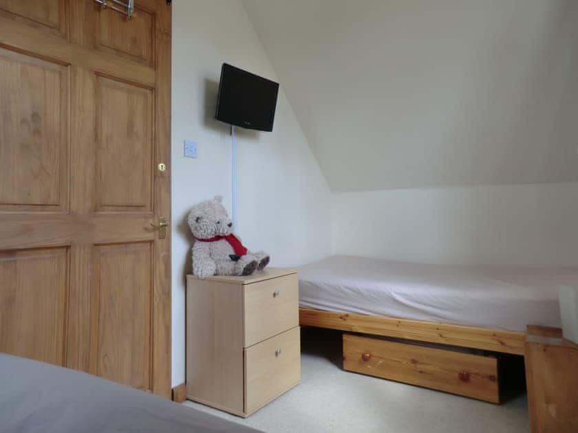 Twin bedroom | The Den, Star Fen, Heckington