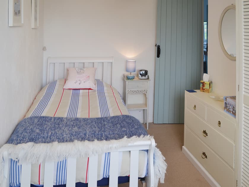 Single bedroom | Salem Fach, Llanfairynghornwy