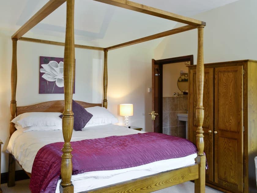 Four Poster bedroom | Elbeck, Litton near Kettlewell