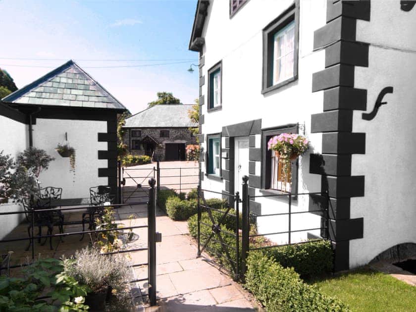 Exterior | Sheriffs Lodge, Llangadog