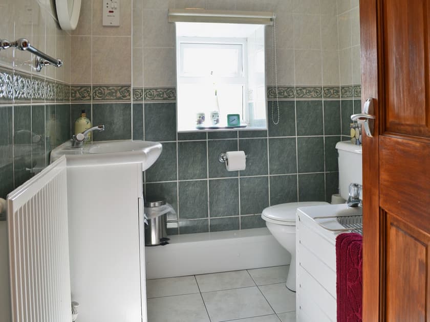 Bathroom | Fron Erch Cottages, Abererch, nr. Pwllheli