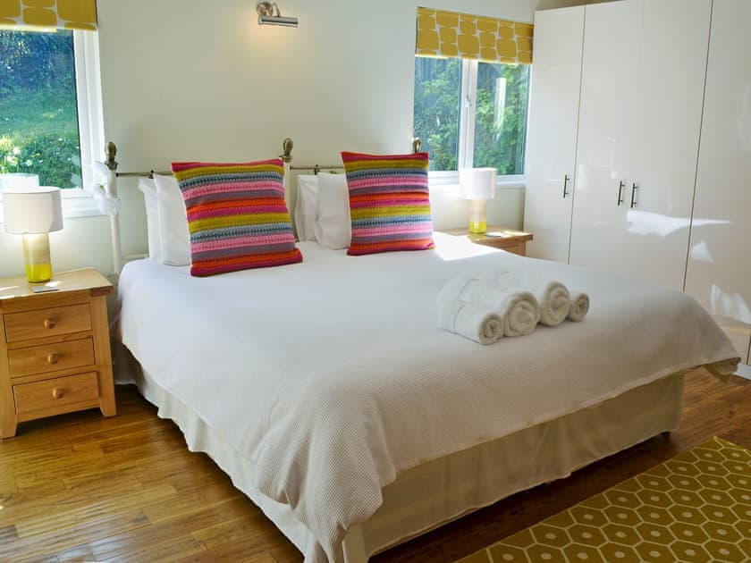 Elegantly decorated double bedroom | The Gallery, Portmellon, near Mevagissey