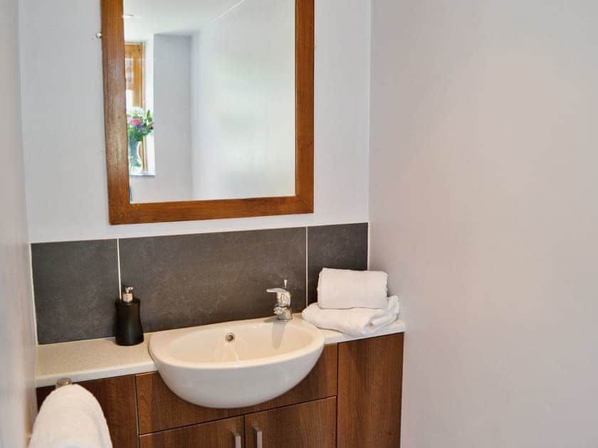 Master bedroom en-suite WC | Ladwood Farm - Barn Terrace, Acrise, nr. Folkestone