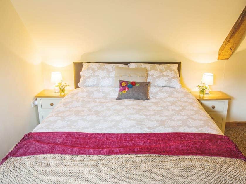Double bedroom | Ashton Court Holiday Cottages - West Granary, Ashton, nr. Leominster
