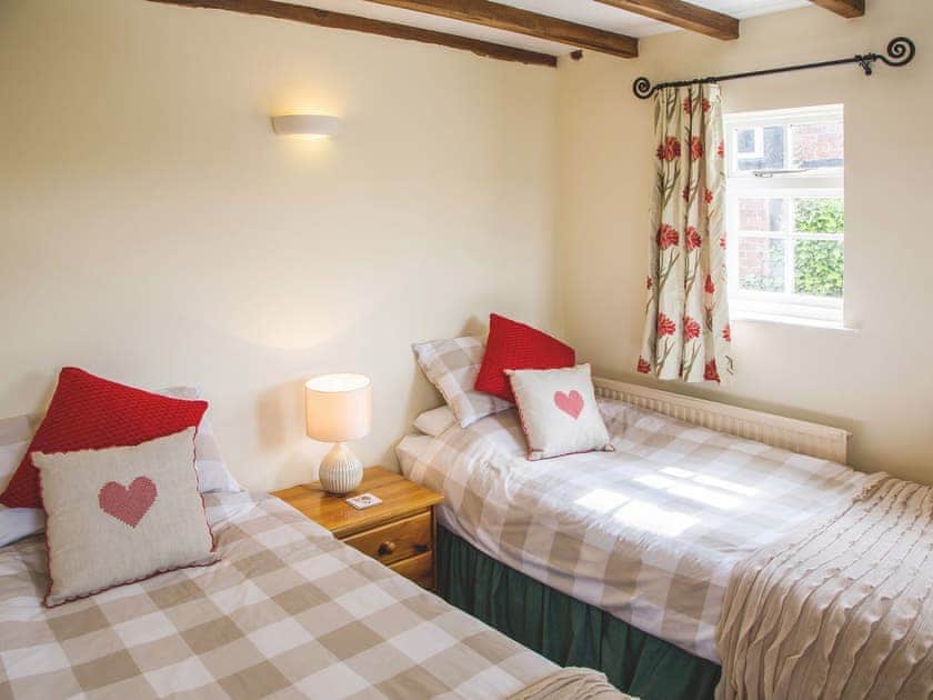Twin bedroom | Ashton Court Holiday Cottages - West Granary, Ashton, nr. Leominster