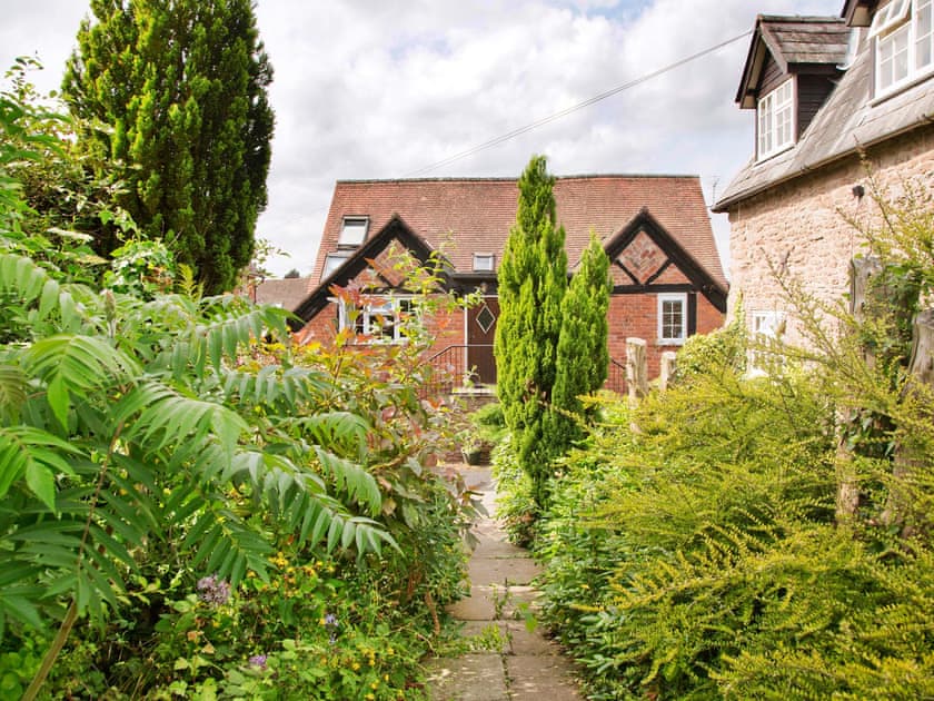 Exterior | Ashton Court Holiday Cottages - East Granary, Ashton, nr. Leominster