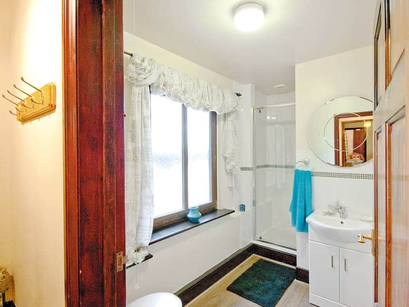 Bathroom | Treacle Cottage, West Hythe, nr. Romney Marsh