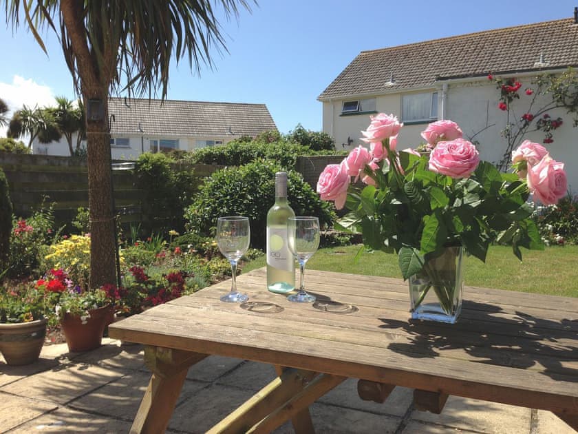 Sitting-out-area | Sweetbriar, Newquay