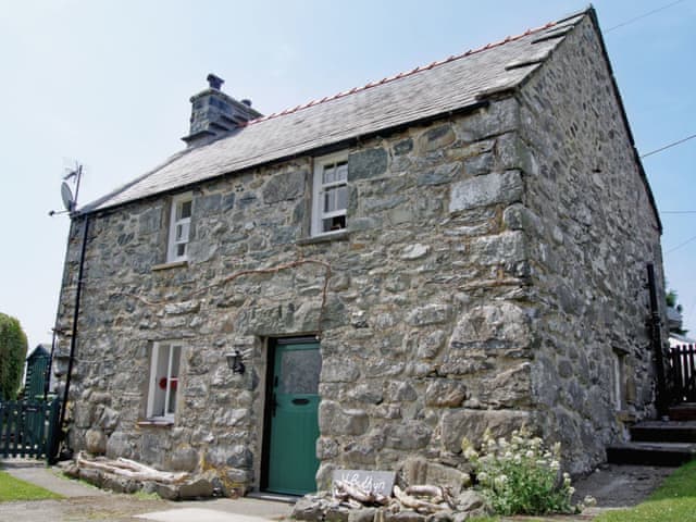 Y Bwthyn Ref Cc612035 In Llandanwg Near Harlech Gwynedd