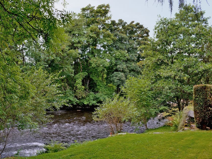 Garden and grounds | Rathlin Coach House, Comrie, nr. Crieff