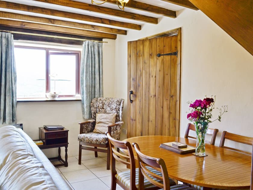 Living room/dining room | Siabod, Llanddoged, Llanrwst