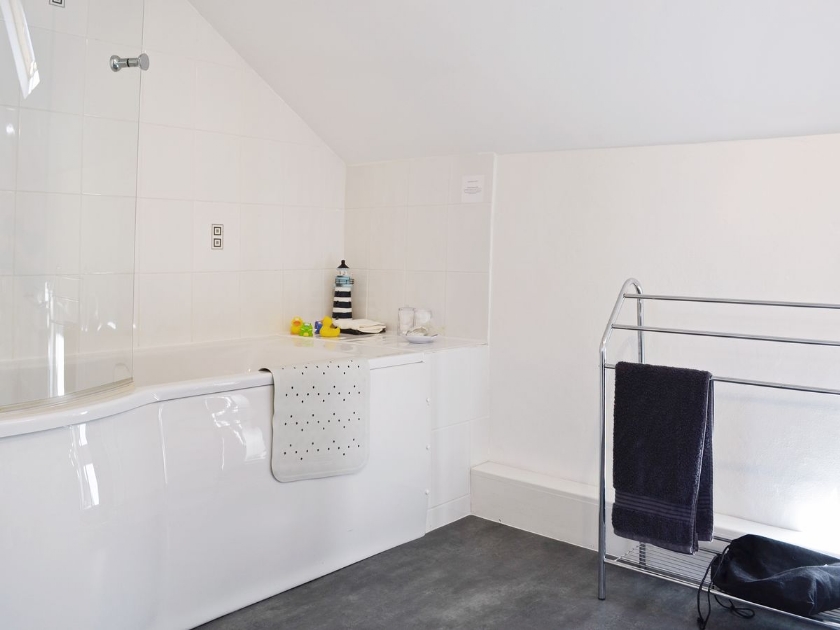 Bathroom | Siabod, Llanddoged, Llanrwst