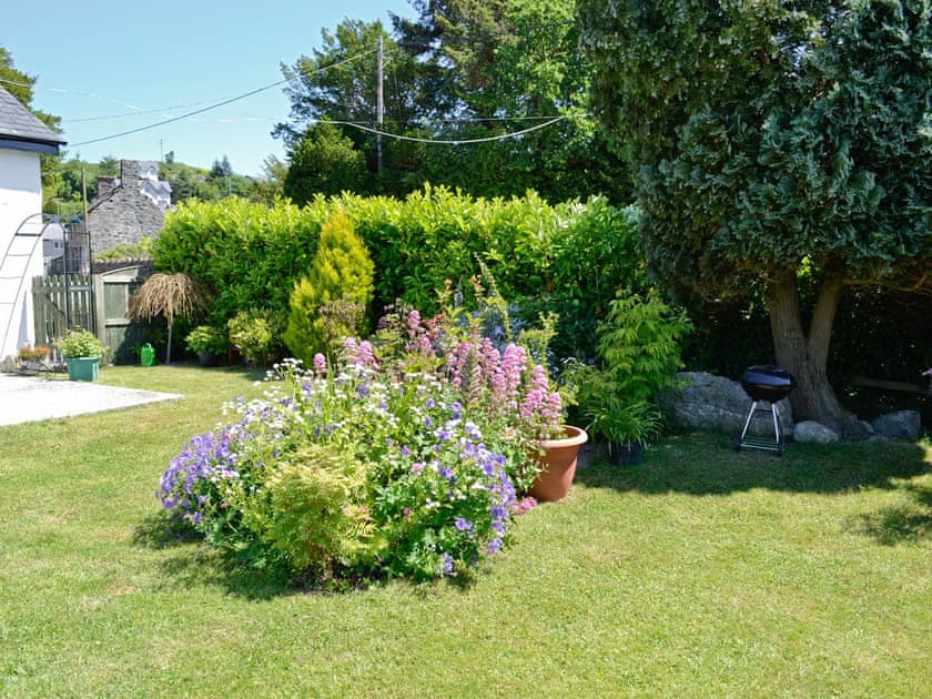 Garden | Siabod, Llanddoged, Llanrwst