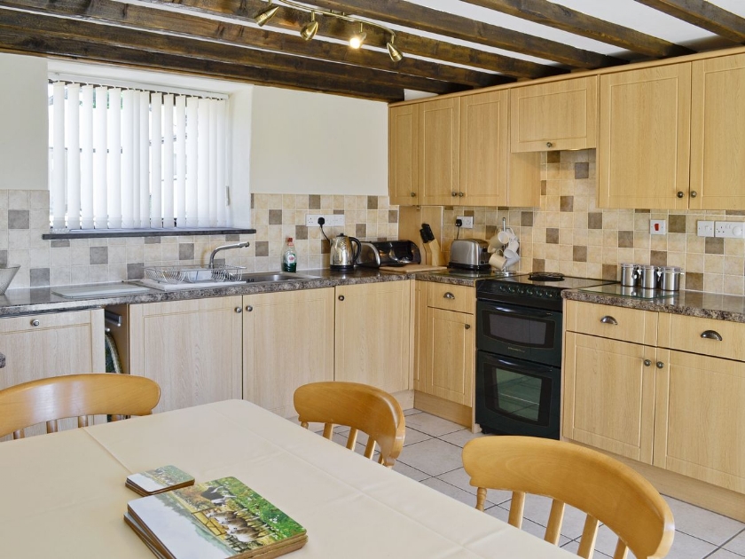 Kitchen/diner | Siabod, Llanddoged, Llanrwst
