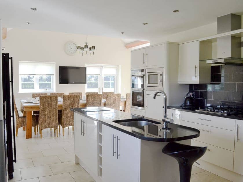 Kitchen/diner | Groes Faen-Bach Farmhouse, Babell near Holywell, Flintshire
