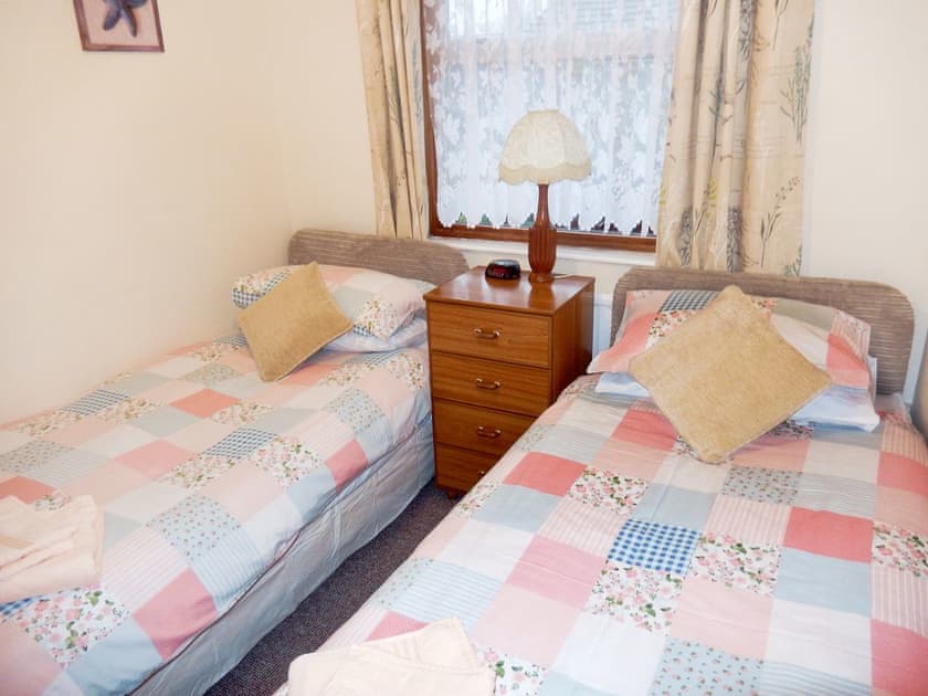 Twin bedroom | Willow Cottage, Cardigan