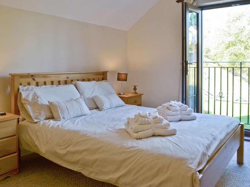 Double bedroom | Ty Bach, Felingwm Uchaf near Carmarthen