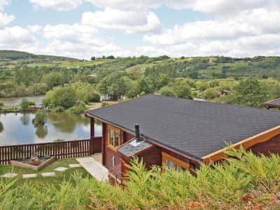 White Springs Lake View Cottages In Swansea And Gower Peninsula