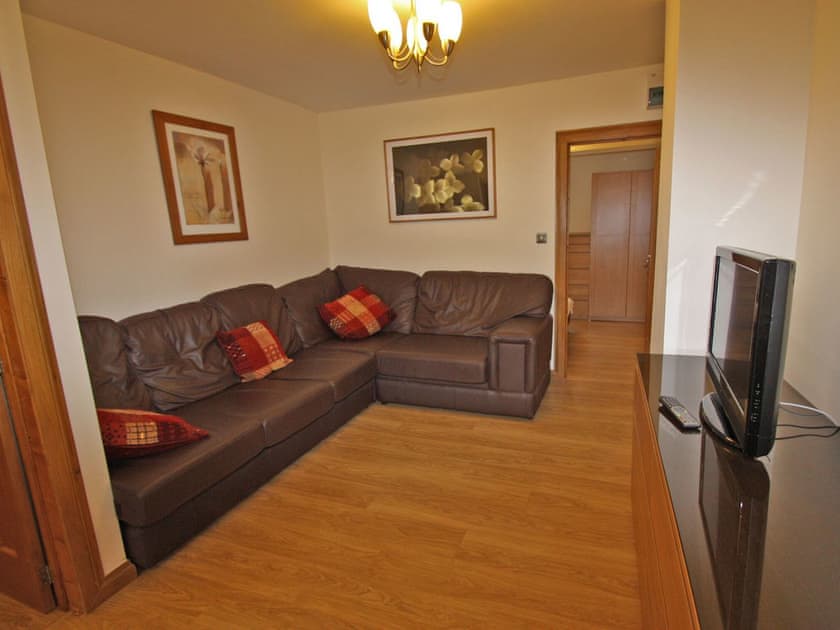 Springfield Court - Lakeview, Peterston-Super-Ely, Cardiff