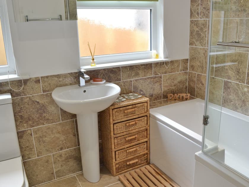 Bathroom | St Michael’s Mount View, Newlyn