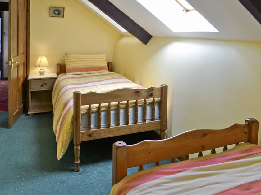 Twin bedroom | Craneham Court, Buckland Brewer