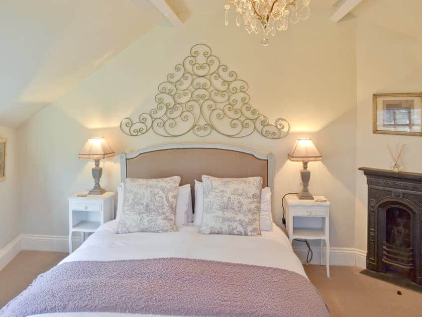 Attractive double bedroom on upper floor | The Old Cobblers Cottage, Bakewell
