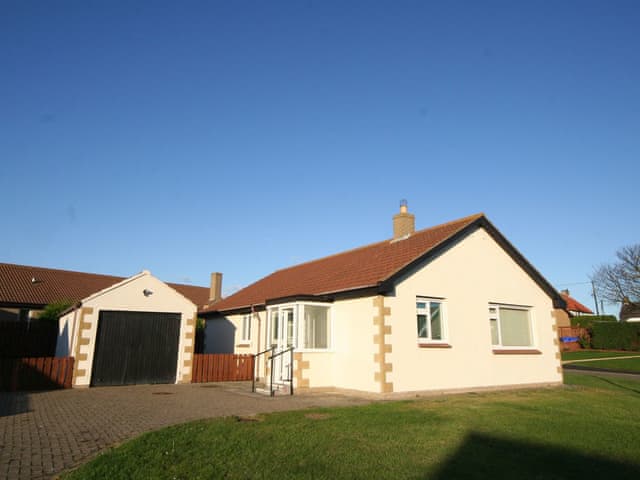 Seascape Cottage Ref Cc311049 In Seahouses Northumberland