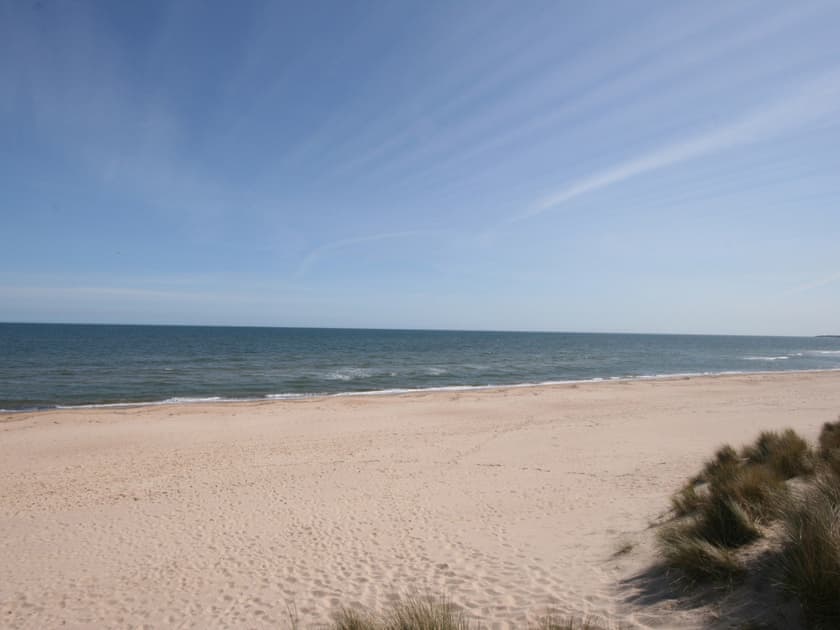 Stunning beaches only 200 yards away | Sandsedge Cottage, Druridge Bay