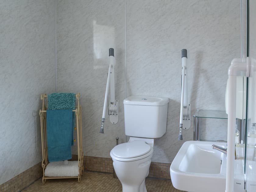 Delightful wet room | The Old Farmhouse, Grindon near Haydon Bridge