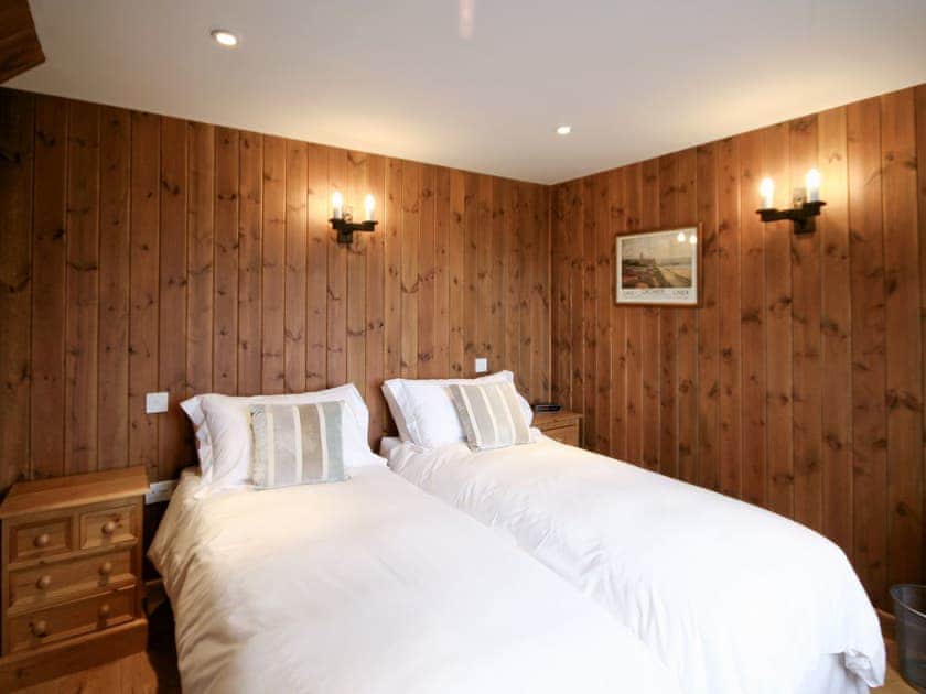 Double bedroom | Brockford Railway Sidings - The Station, Brockford, nr. Stowmarket