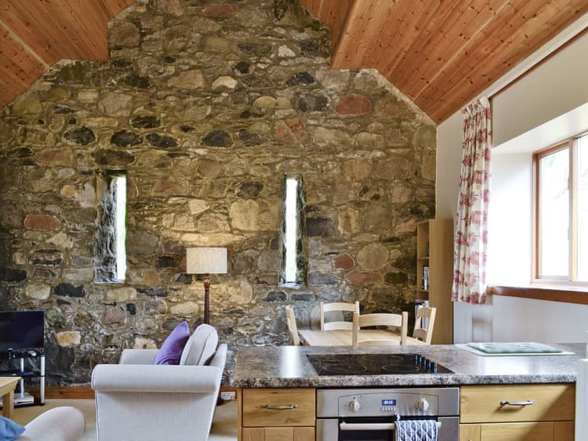 Open plan living/dining room/kitchen | Achaneich Stable Cottage, Spean Bridge near Fort William