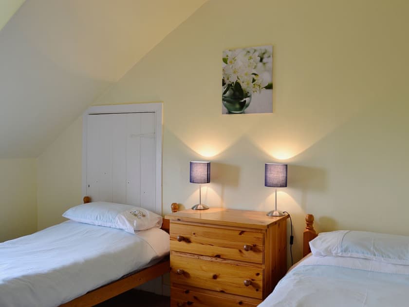 Twin bedroom | Airy Cottage, Kames, Tighnabruaich